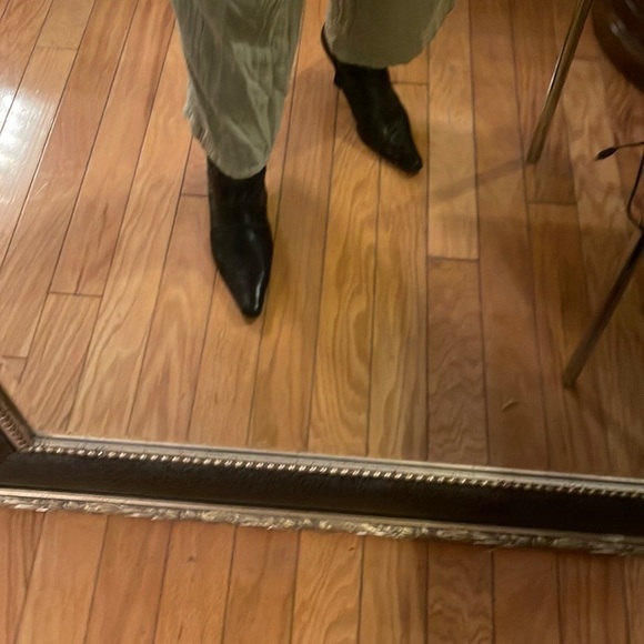 BLAY soft and supple leather boots. Made in Spain 2 1/2 inch heel EUC - Picture 4 of 14